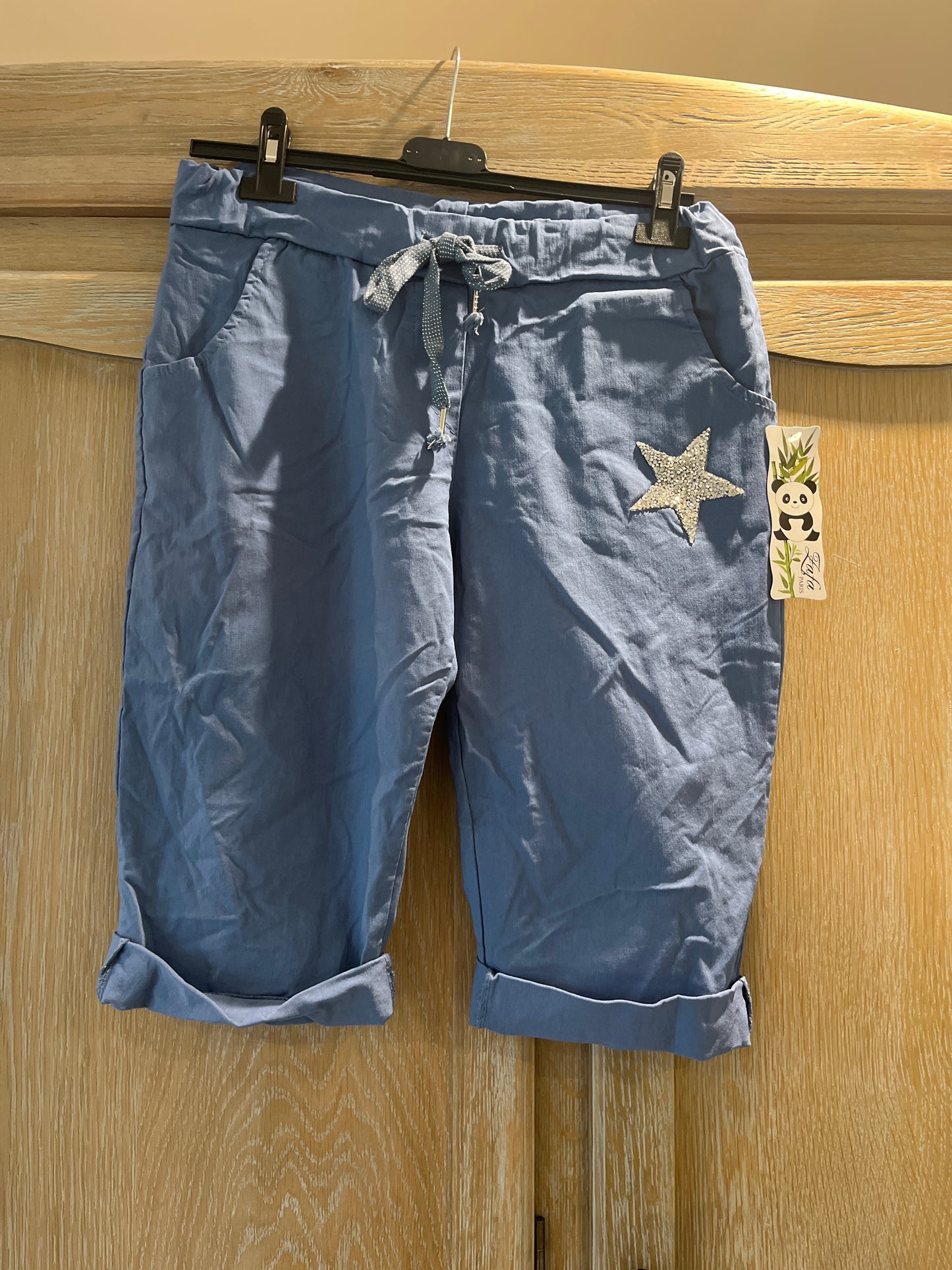 Cropped Pants with Star Patch